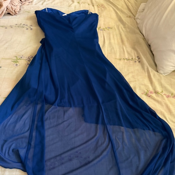 Dress - Picture 3 of 4